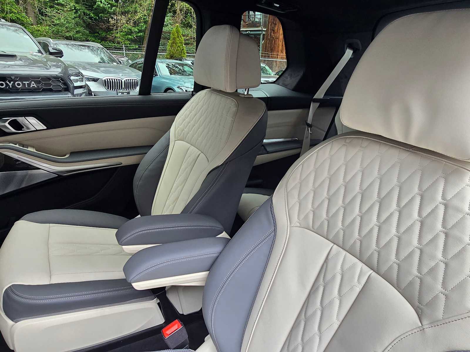 New 2026 BMW ALPINA XB7 image 18