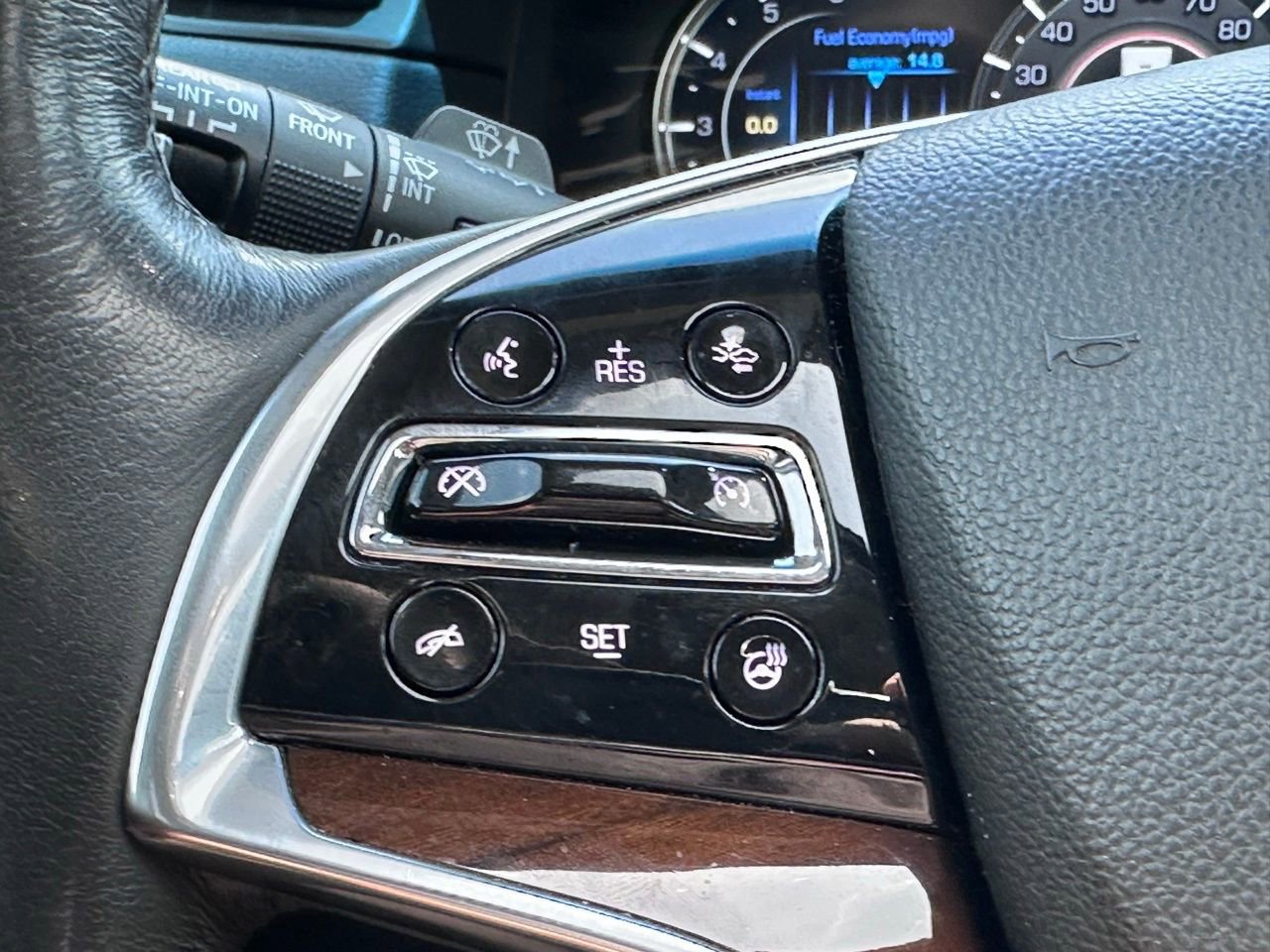 Used 2020 Cadillac Escalade Luxury w/ Escalade Sport Edition image 36