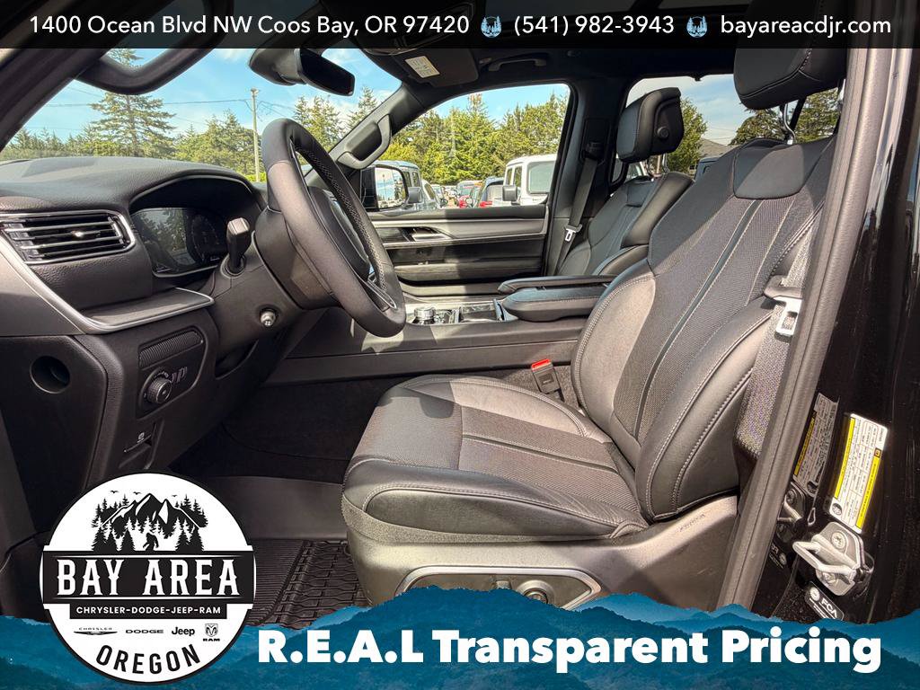 Used 2025 Jeep Wagoneer Series III w/ Premium Group I AWD/4WD image 13