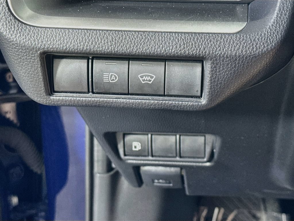 Used 2025 Toyota Prius LE FWD image 19