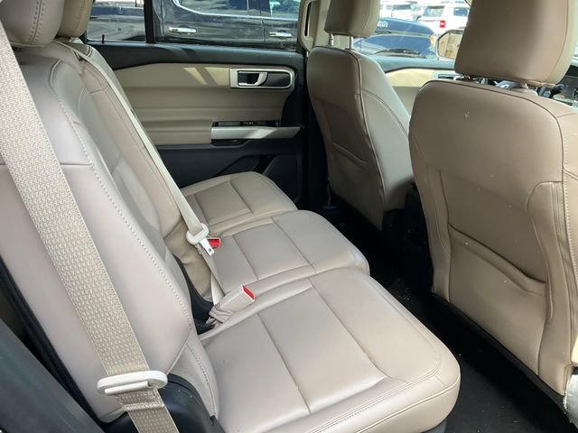 Used 2023 Ford Explorer XLT w/ Equipment Group 202A AWD/4WD image 9