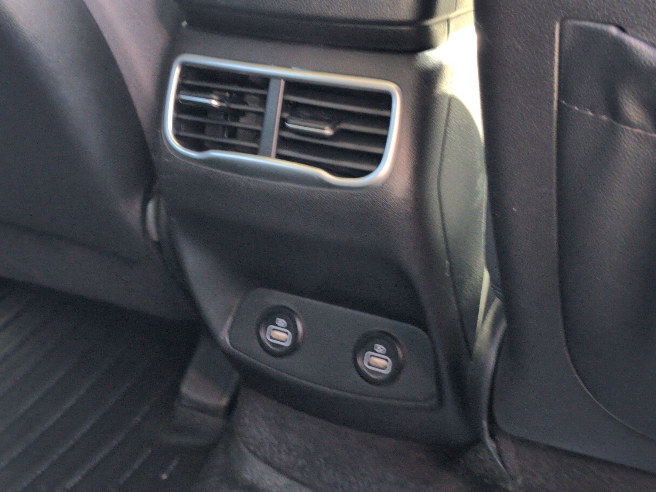 Used 2023 Hyundai Santa Fe SEL image 29