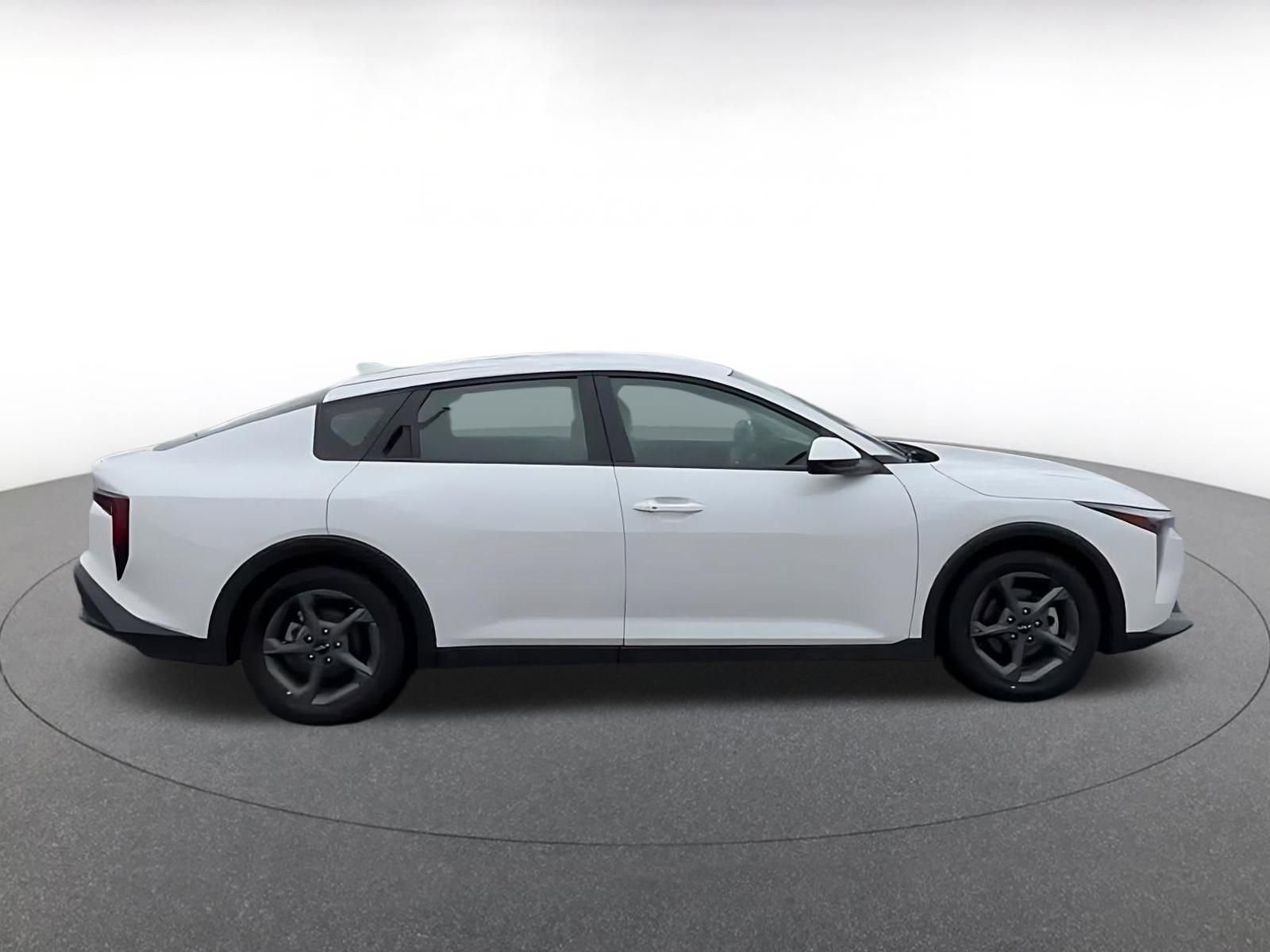 Used 2025 Kia K4 LXS image 15