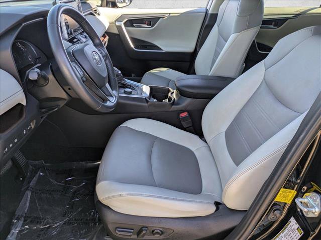 Used 2019 Toyota RAV4 Limited image 14