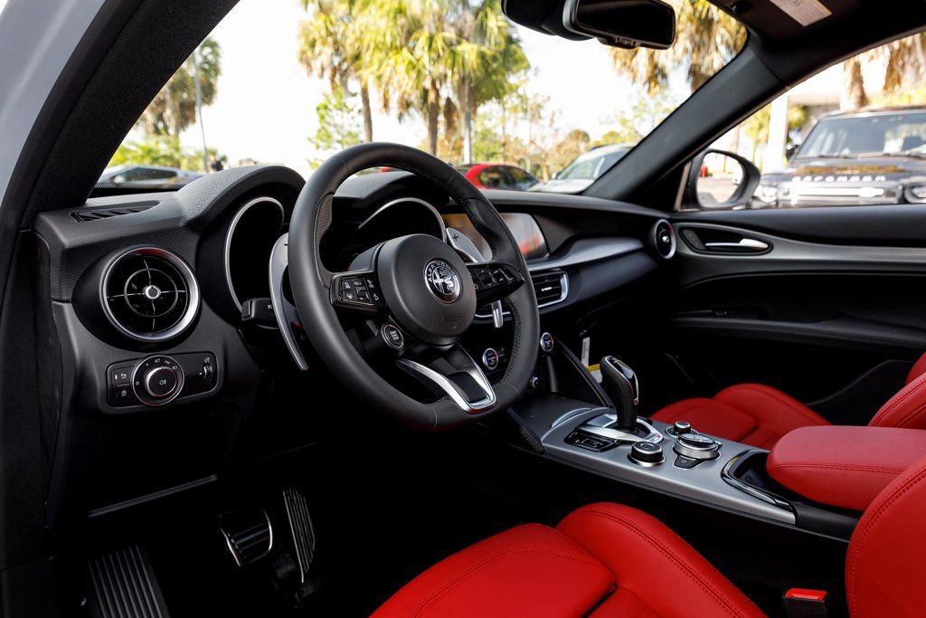 New 2025 Alfa Romeo Stelvio Sprint w/ Veloce Package image 23