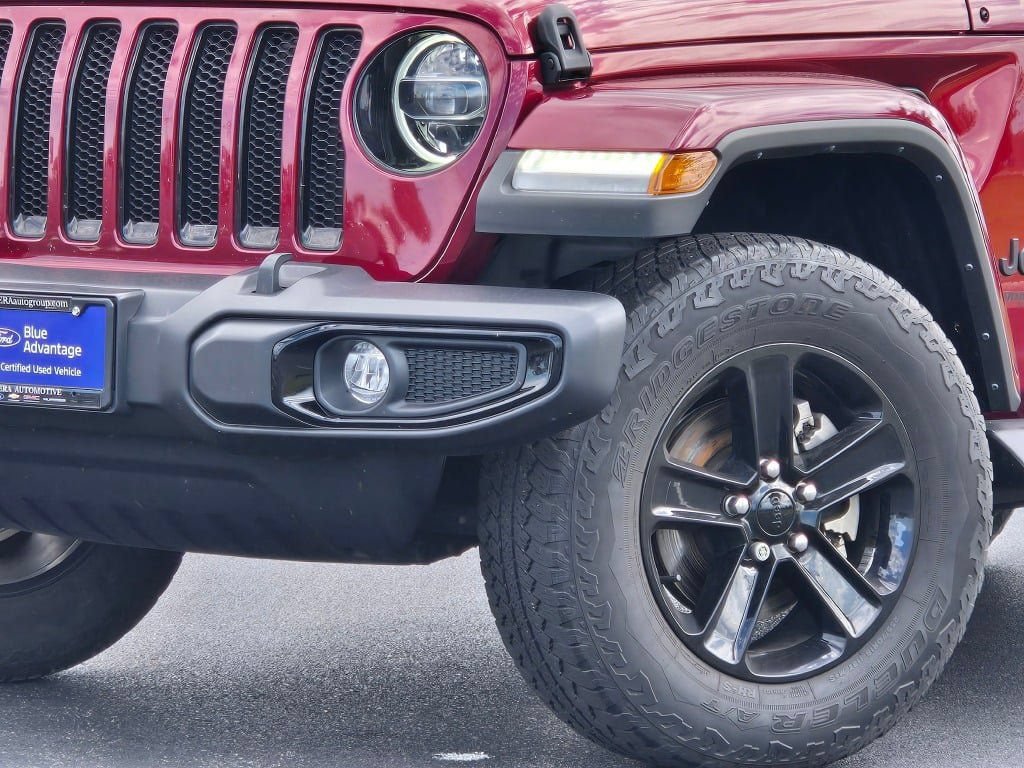 Used 2021 Jeep Wrangler Unlimited Sahara AWD/4WD image 2
