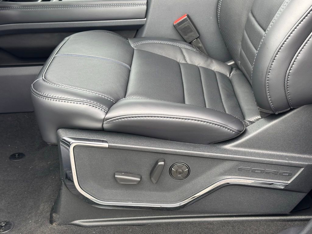 New 2026 Ford F250 Platinum AWD/4WD image 15