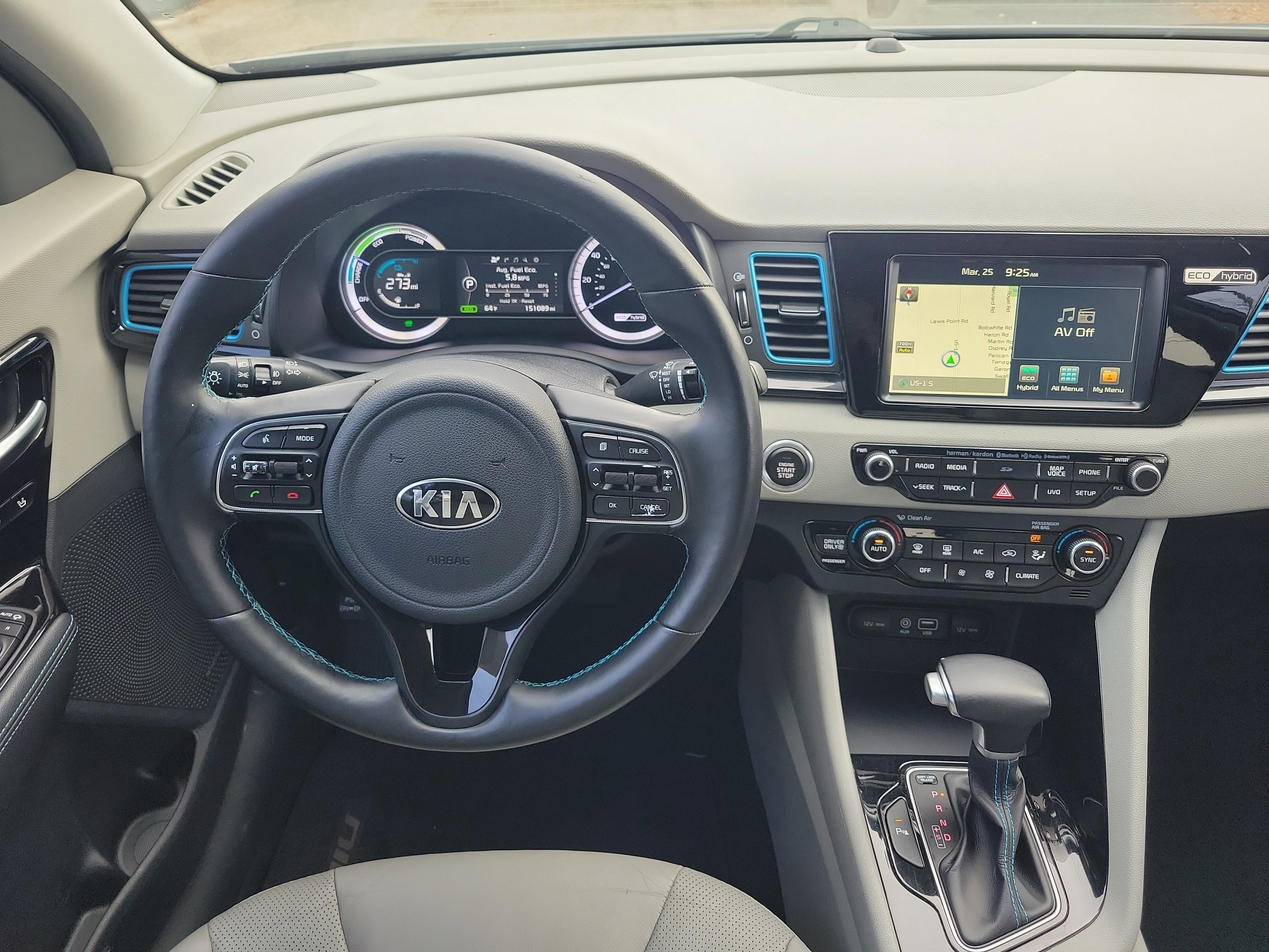 Used 2017 Kia Niro Touring image 18