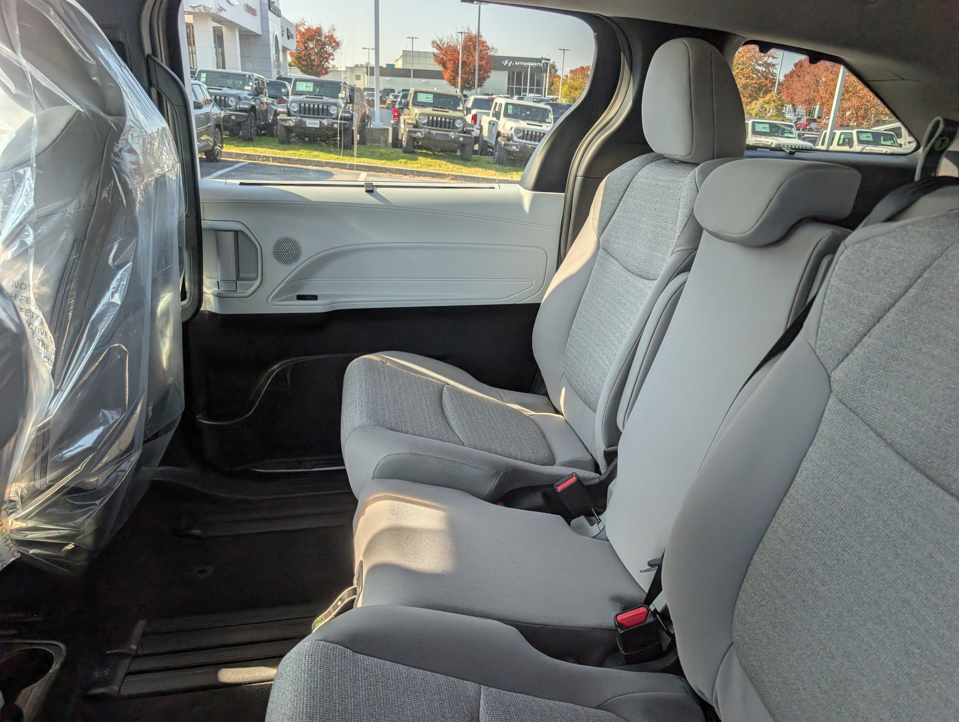 New 2026 Toyota Sienna LE AWD/4WD image 12
