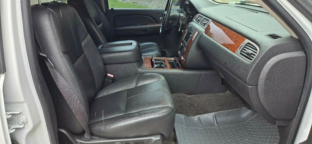 Used 2008 Chevrolet Avalanche LTZ w/ LTZ Preferred Equipment Group AWD/4WD image 21
