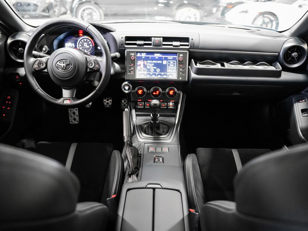 Used 2024 Toyota GR86 Premium image 18