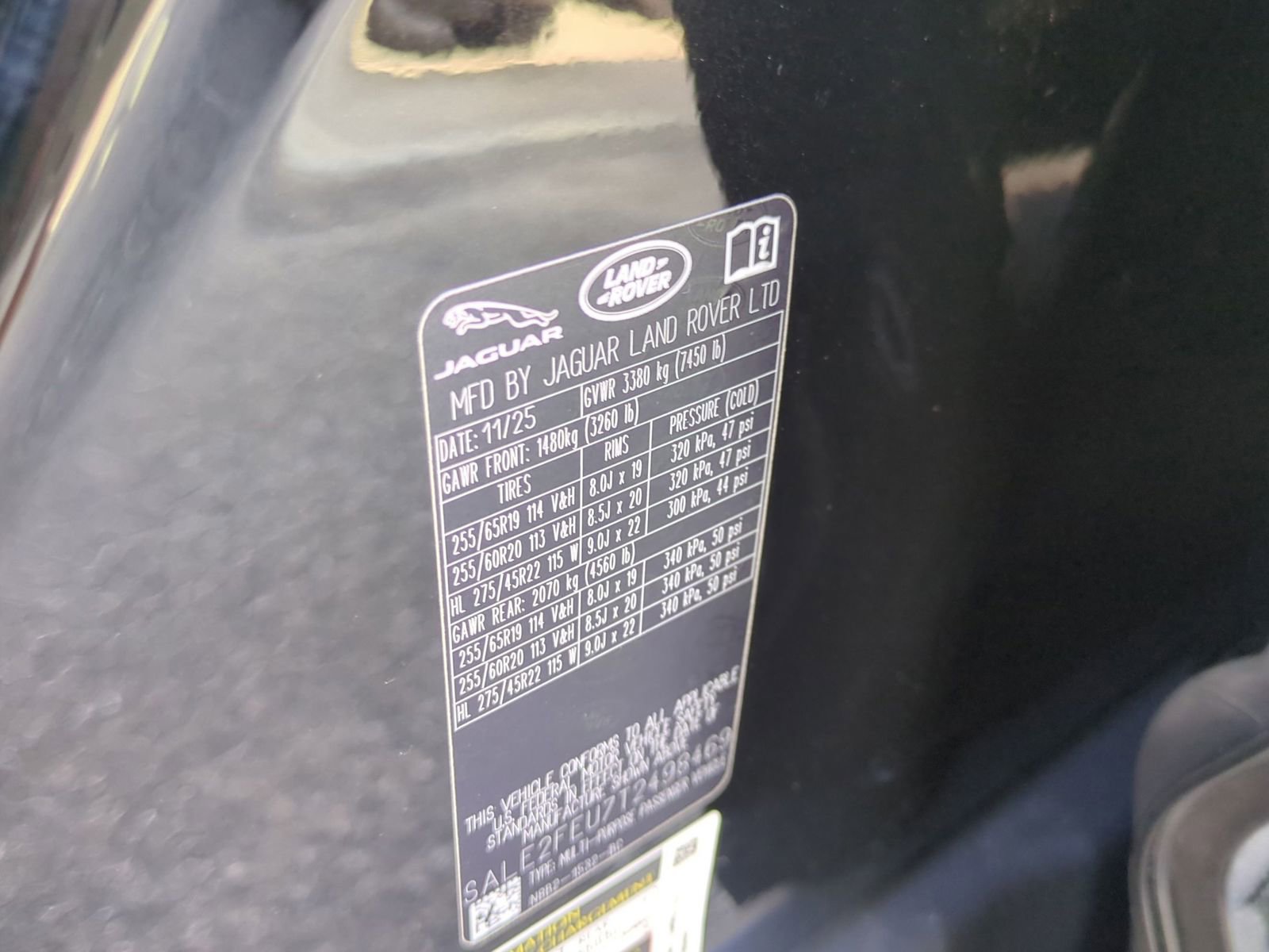 New 2026 Land Rover Defender 130 X-Dynamic SE image 31