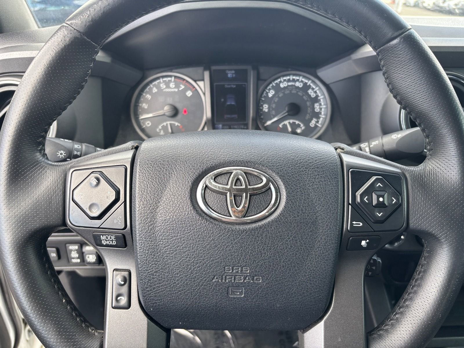 Used 2017 Toyota Tacoma TRD Off-Road image 29