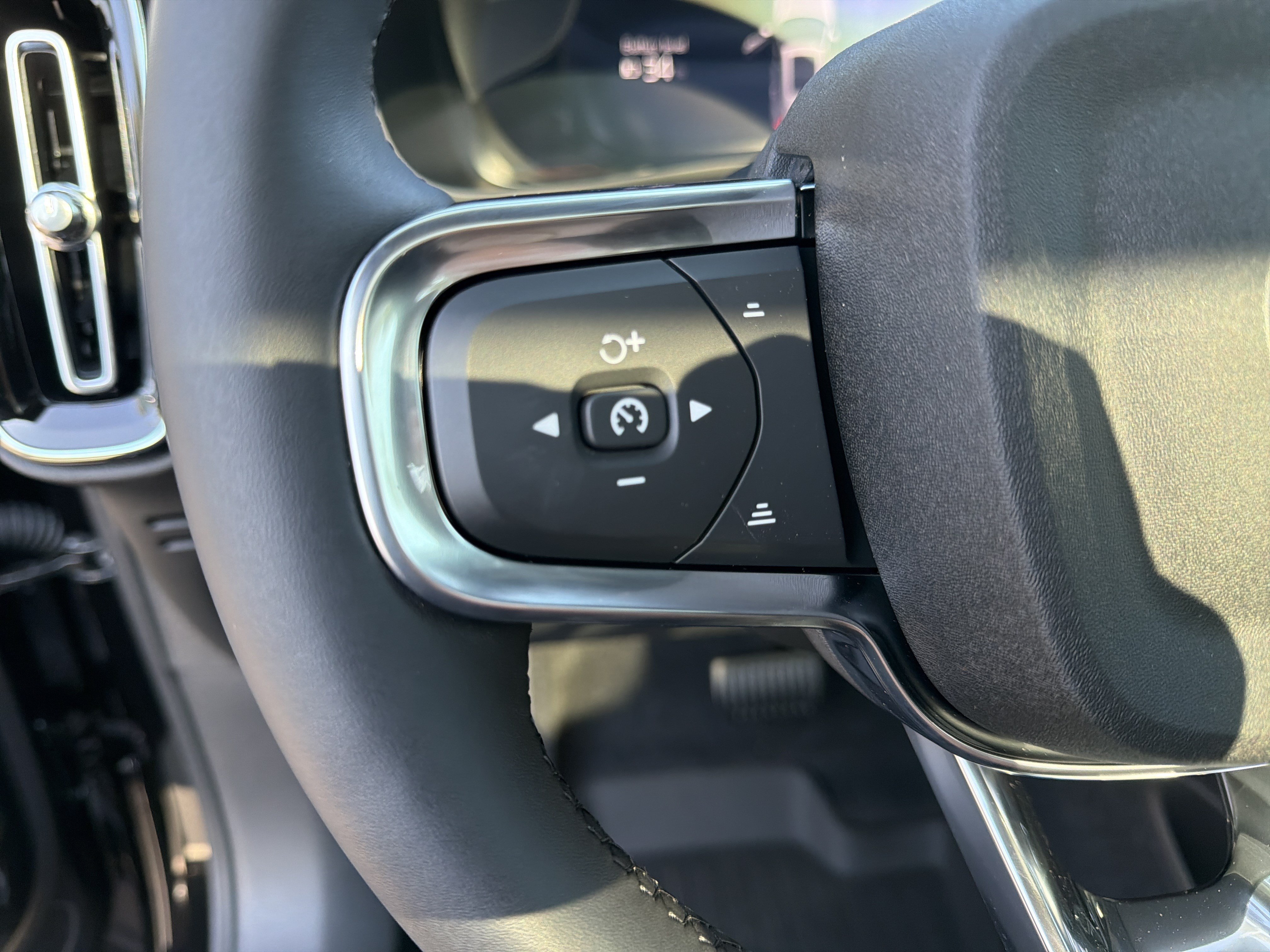New 2026 Volvo EX40 Ultra AWD/4WD image 20