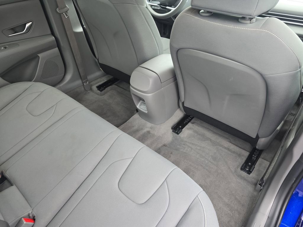 Used 2024 Hyundai Elantra SEL image 11