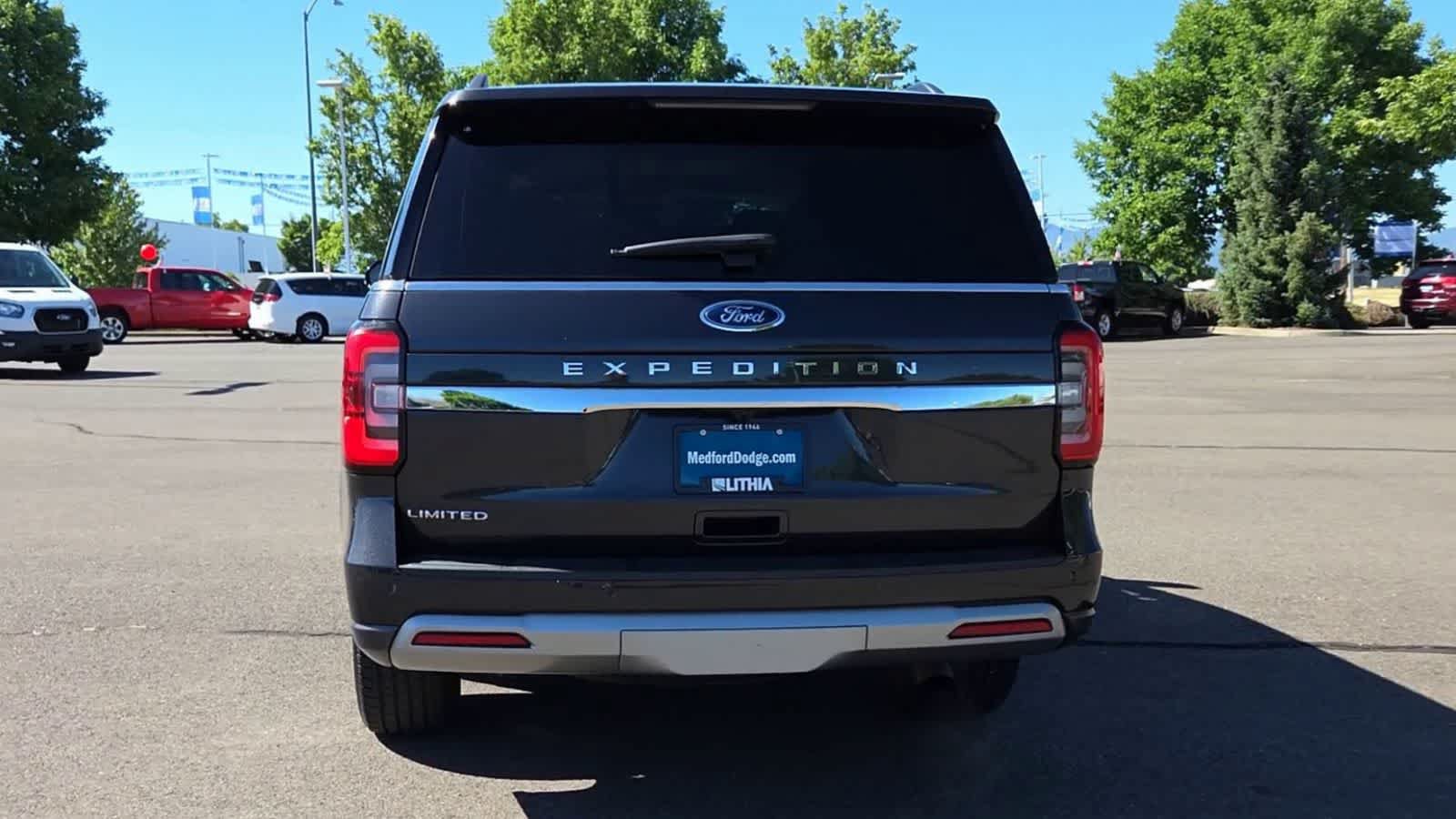 Used 2024 Ford Expedition Limited AWD/4WD image 7