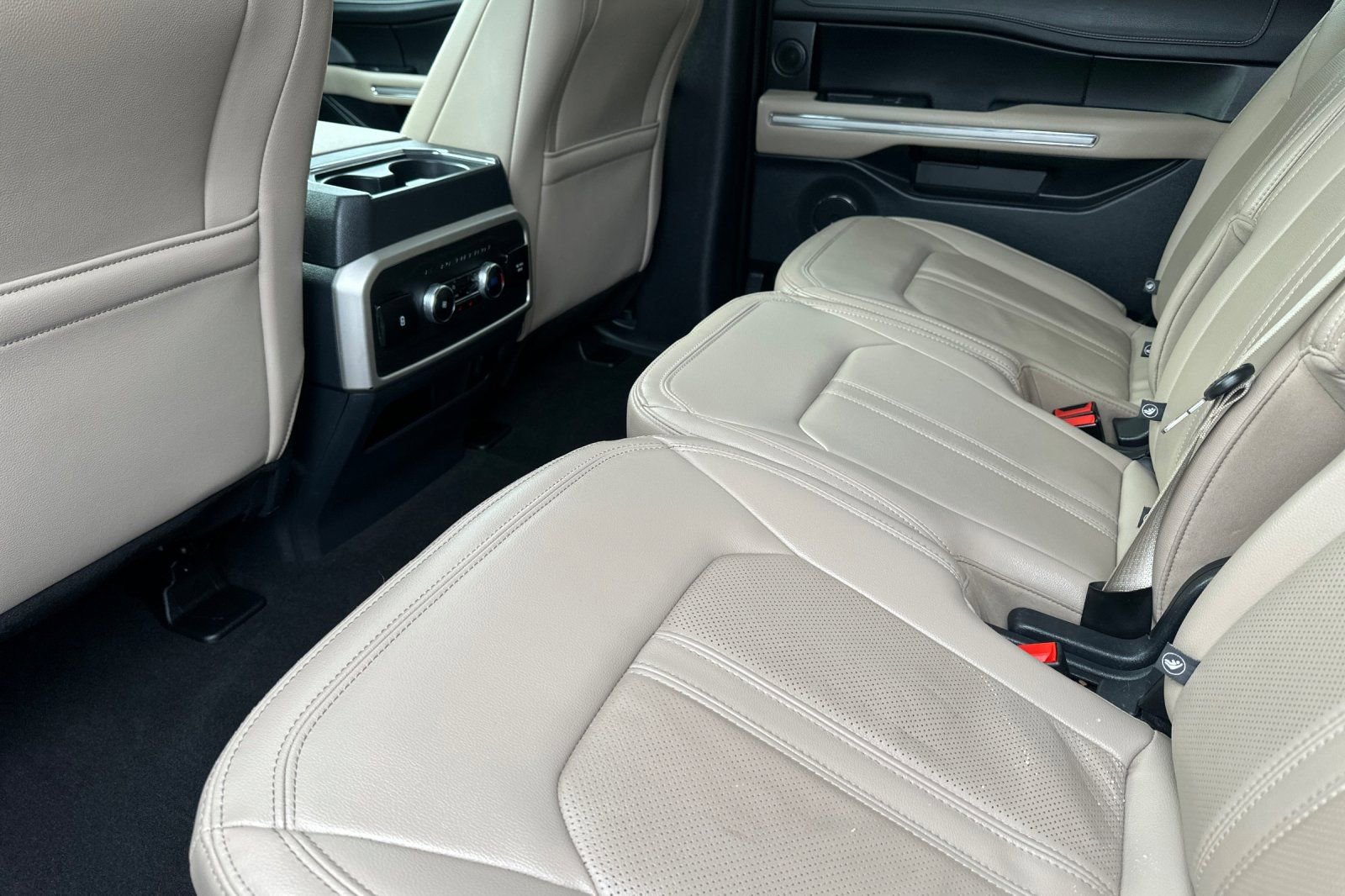 Used 2024 Ford Expedition Max Limited image 11