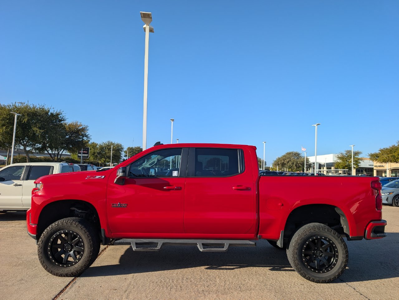 Used 2021 Chevrolet Silverado 1500 RST AWD/4WD image 3