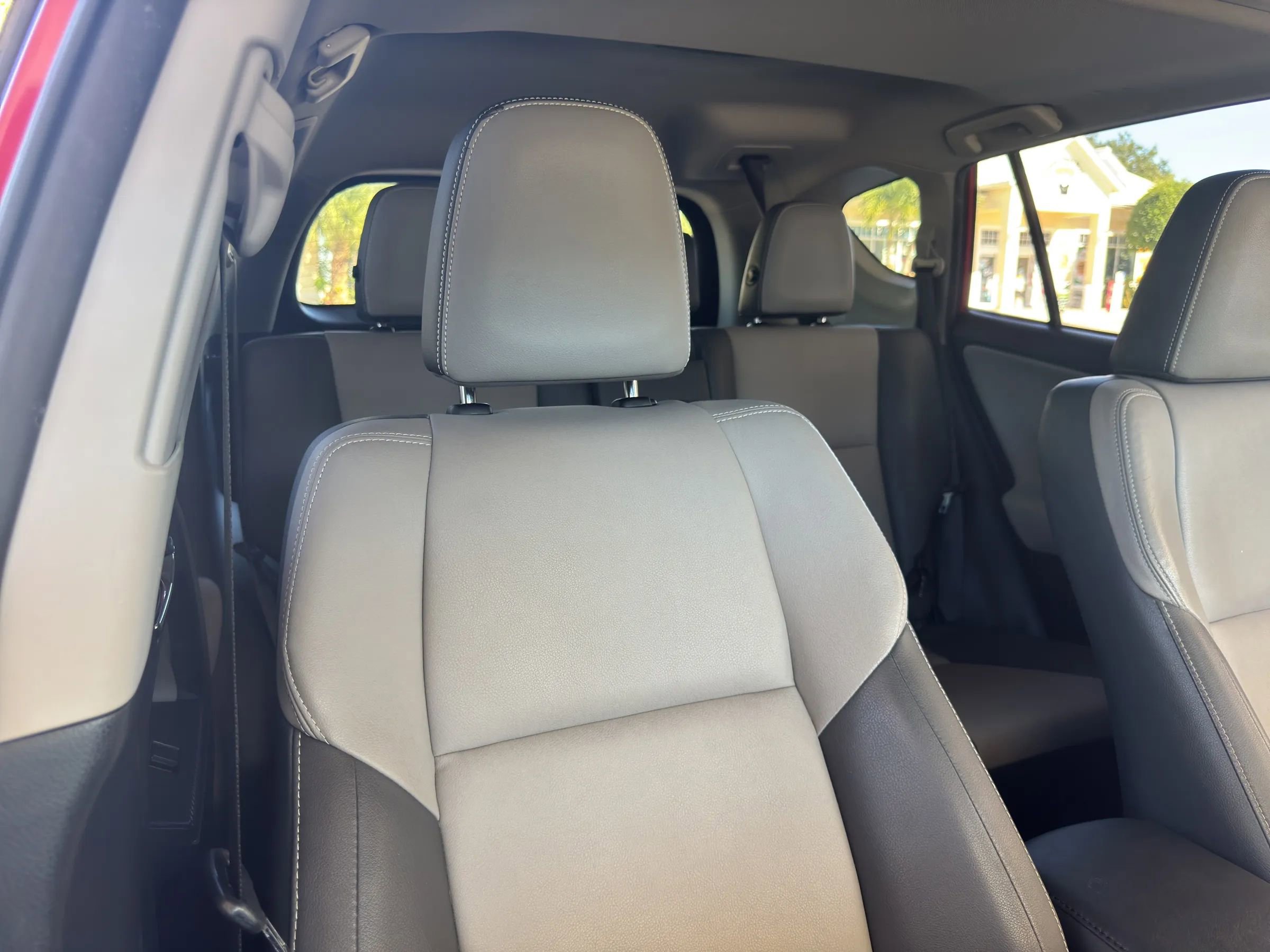 Used 2015 Toyota RAV4 Limited FWD image 31