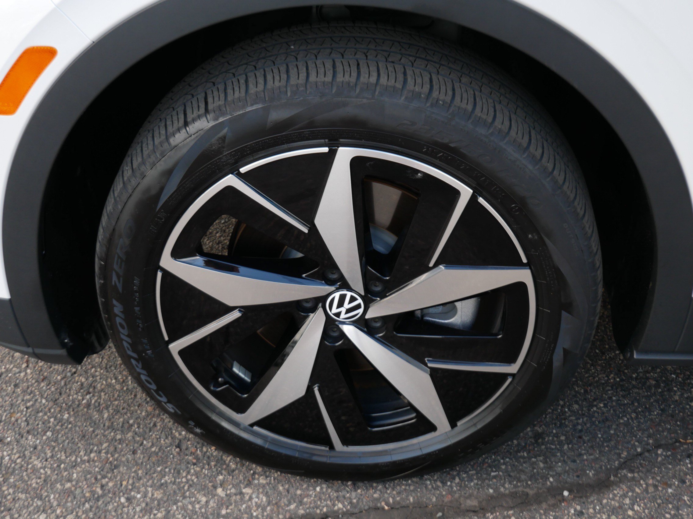 Used 2023 Volkswagen ID.4 Pro S AWD/4WD image 15