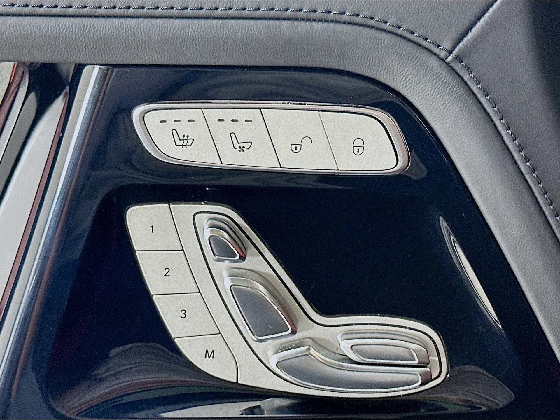 Certified 2021 Mercedes-Benz G 63 AMG 4MATIC image 22