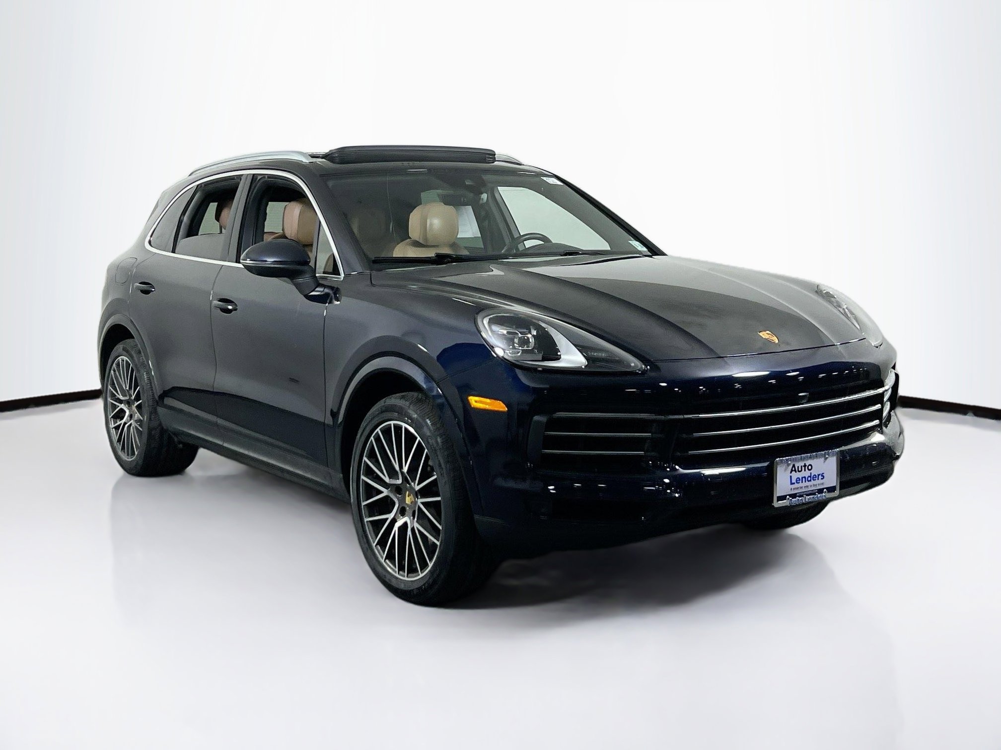 Used 2021 Porsche Cayenne image 3