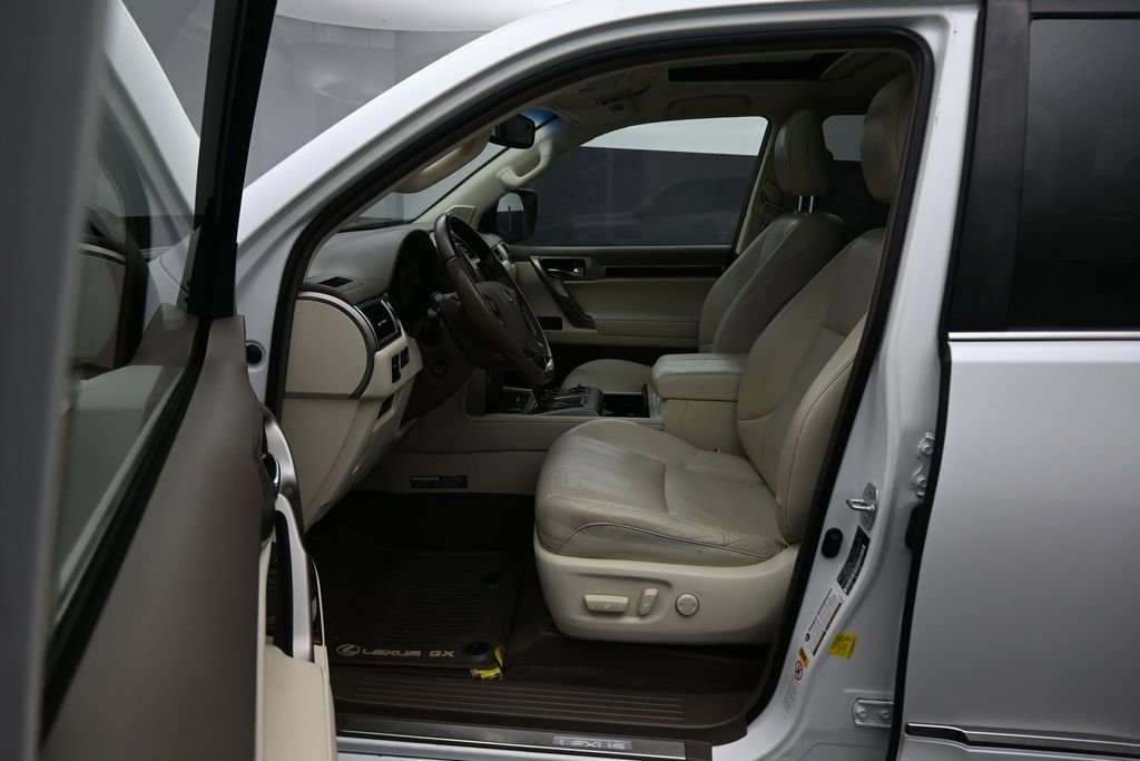 Used 2018 Lexus GX 460 Luxury AWD/4WD image 11