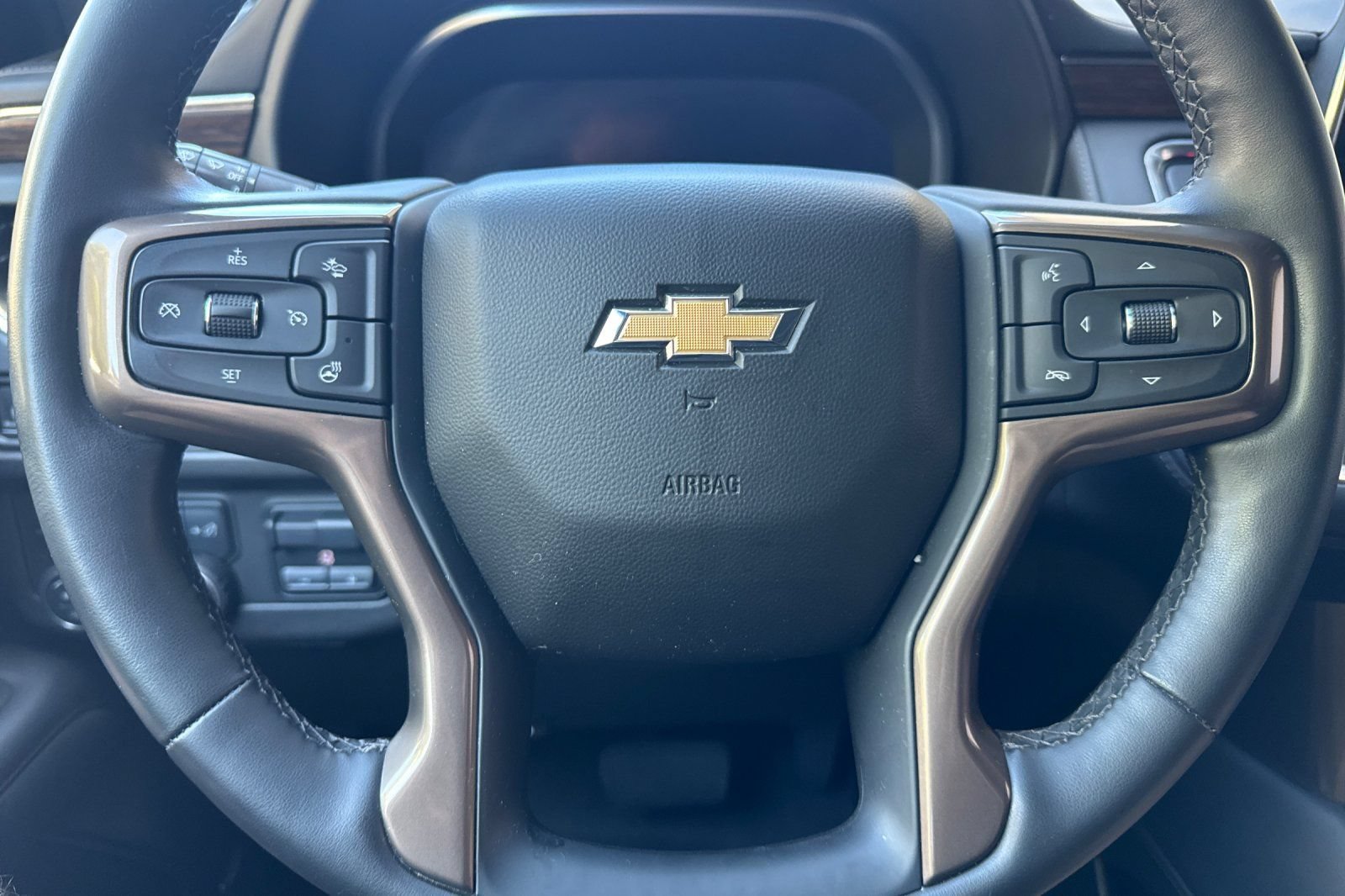 Used 2023 Chevrolet Suburban High Country w/ LPO, Illumination Package AWD/4WD image 33