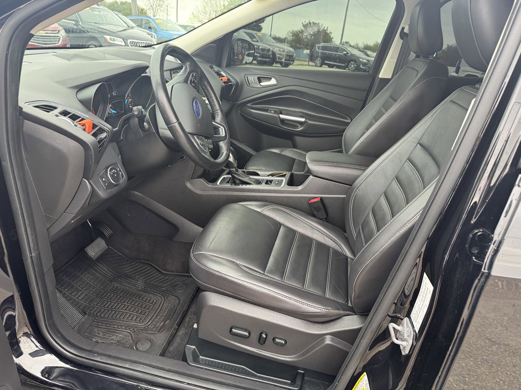 Used 2019 Ford Escape Titanium image 22