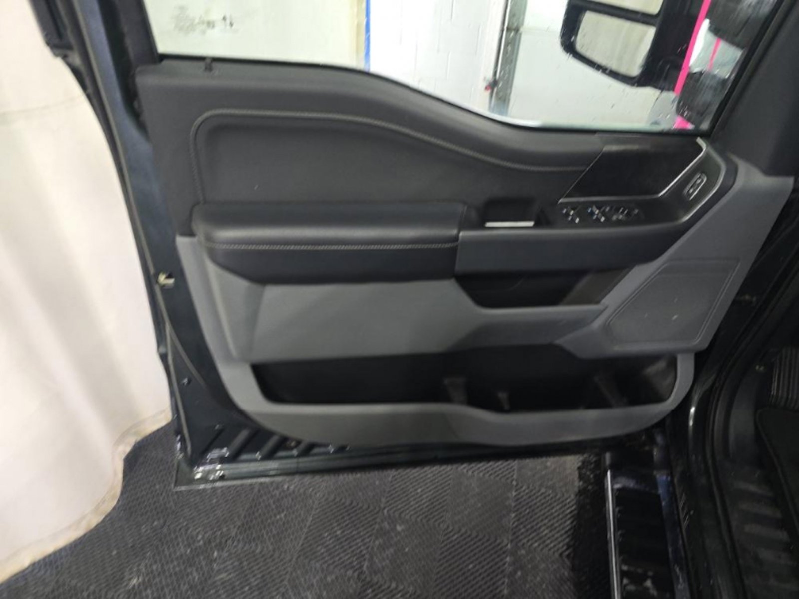 Used 2021 Ford F150 XLT w/ Equipment Group 302A High AWD/4WD image 9