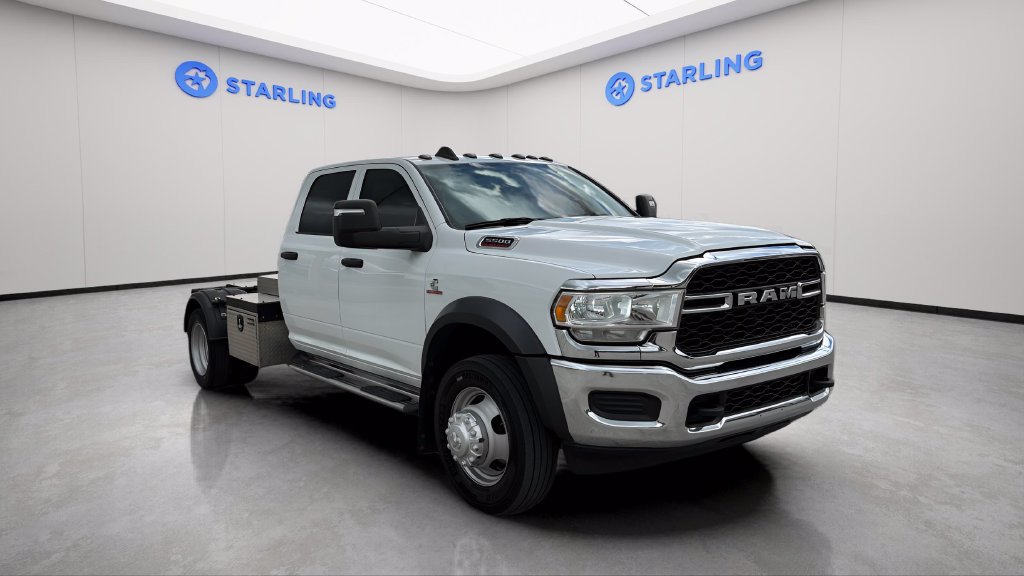 Used 2024 RAM 5500 Tradesman w/ Chrome Appearance Group AWD/4WD image 15