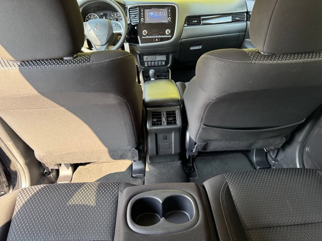 Used 2020 Mitsubishi Outlander ES AWD/4WD image 14