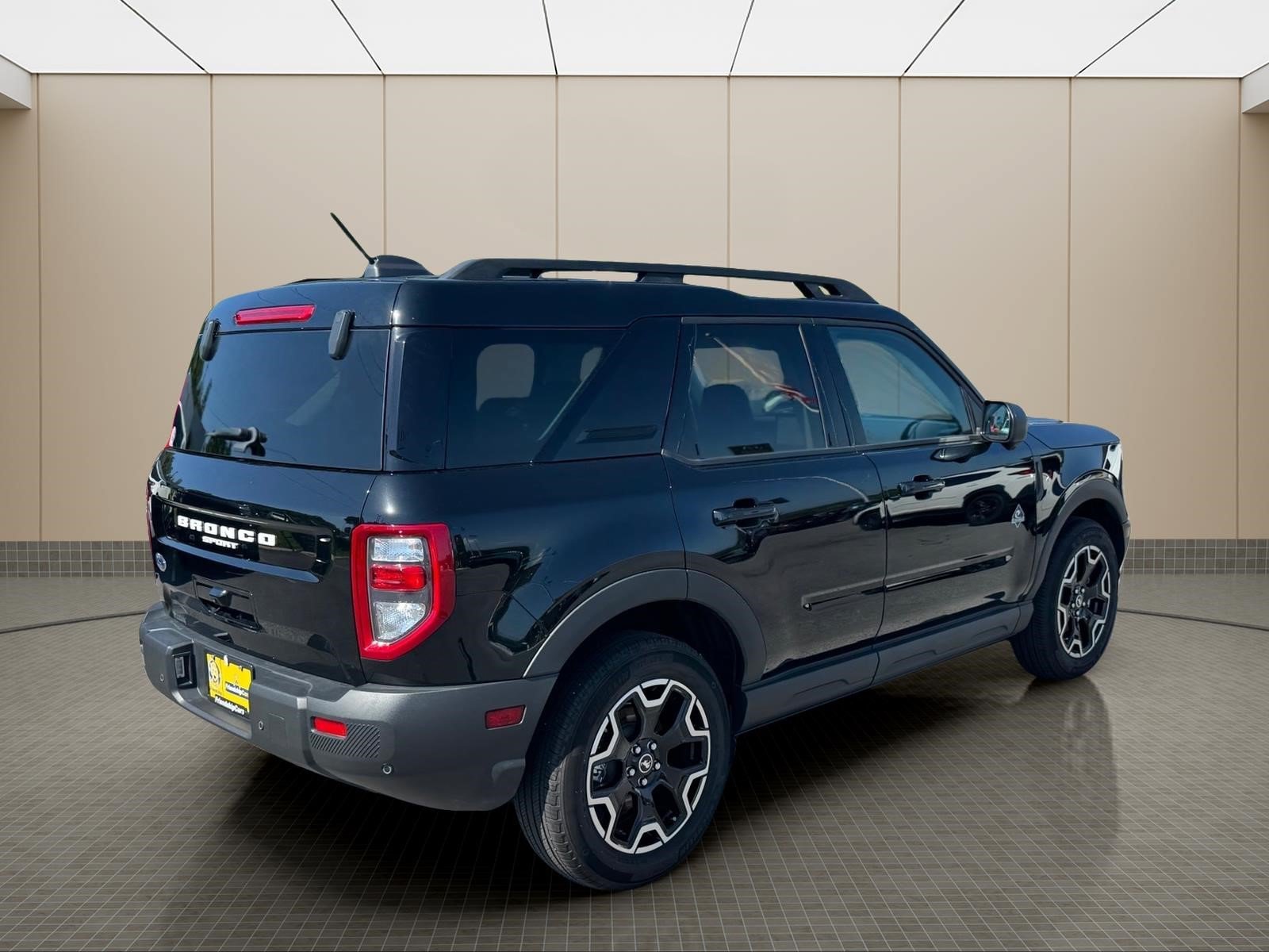 Used 2025 Ford Bronco Sport Outer Banks w/ Outer Banks Tech Package+ AWD/4WD image 3