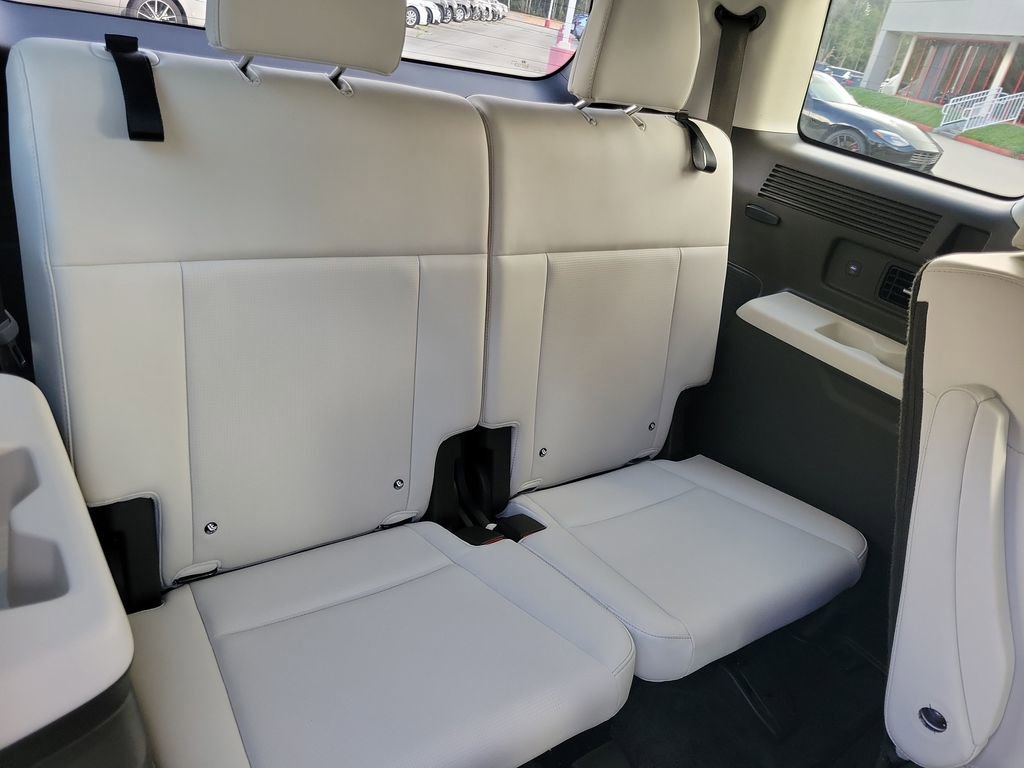 Used 2025 Hyundai Santa Fe Calligraphy FWD image 33