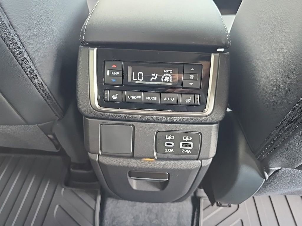 New 2025 Subaru Ascent Limited image 16