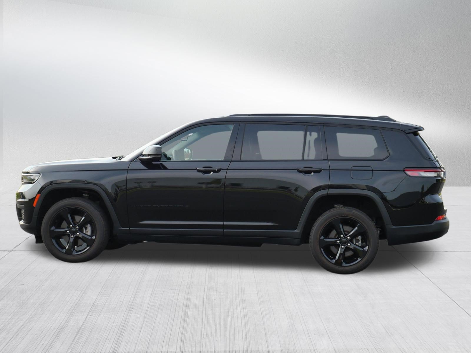 Used 2024 Jeep Grand Cherokee L Altitude AWD/4WD image 3