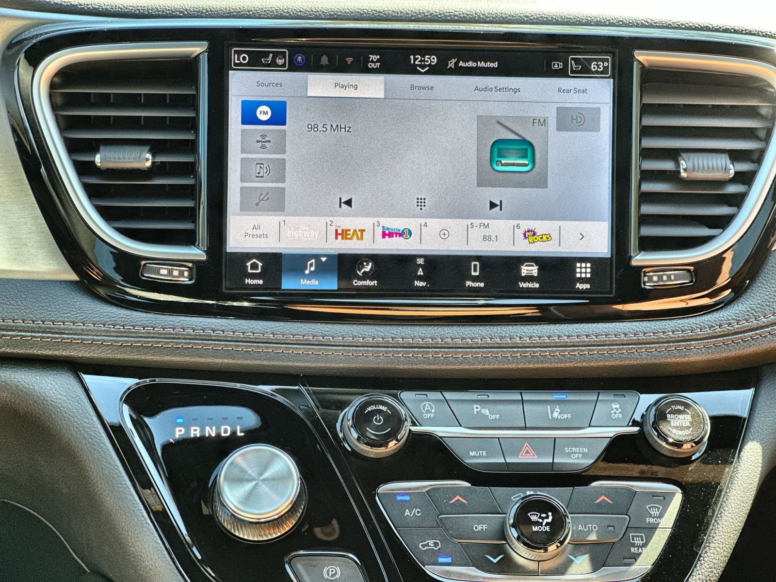 New 2026 Chrysler Pacifica Pinnacle FWD image 18