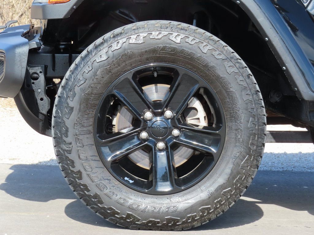 Used 2023 Jeep Wrangler Sahara image 11