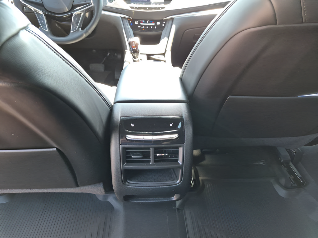 Used 2021 Cadillac XT5 Premium Luxury FWD image 40
