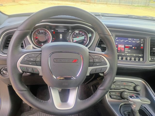 Used 2017 Dodge Challenger R/T Scat Pack w/ Leather Interior Group RWD image 37