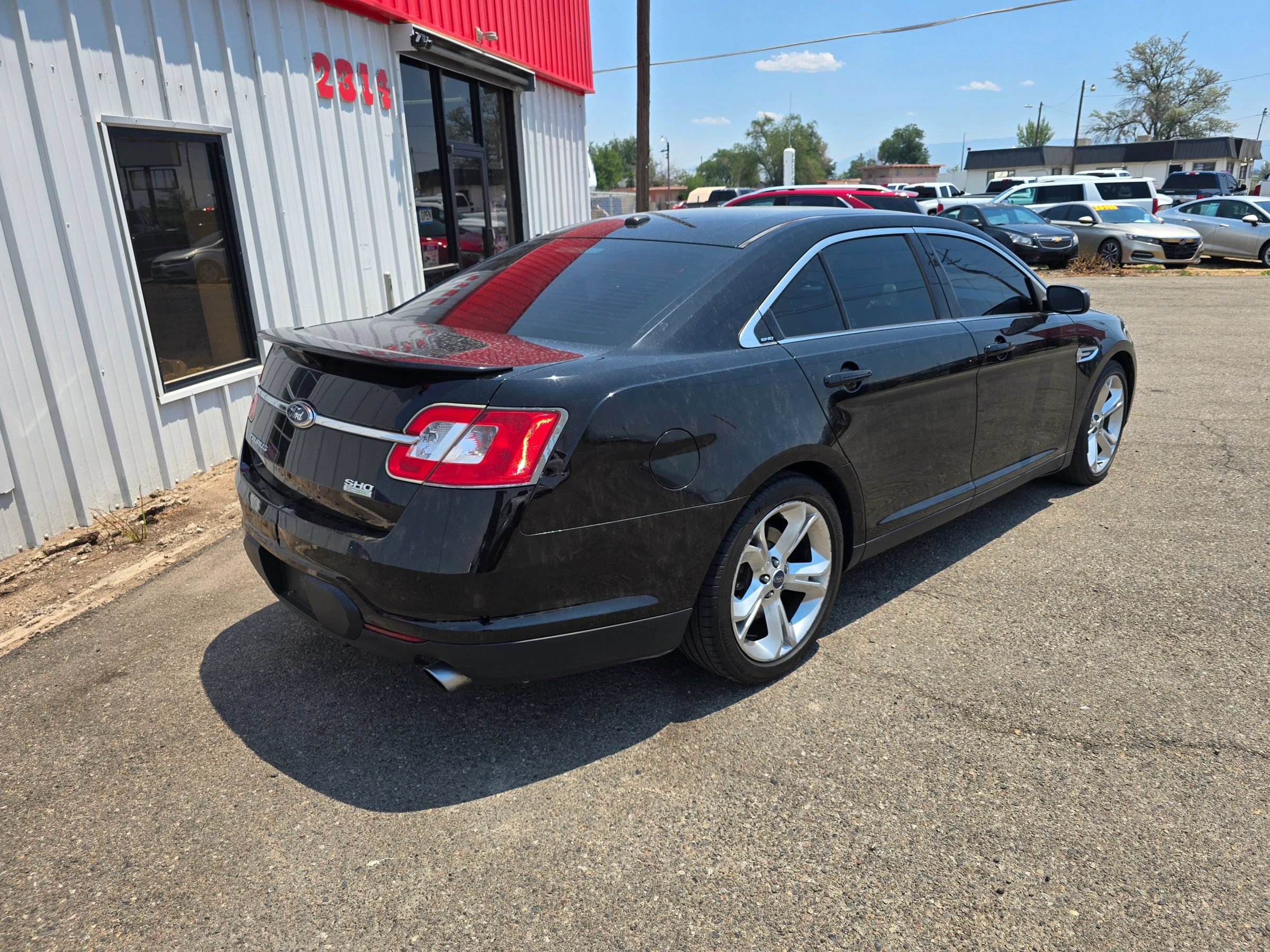 Used 2012 Ford Taurus SHO AWD/4WD image 2