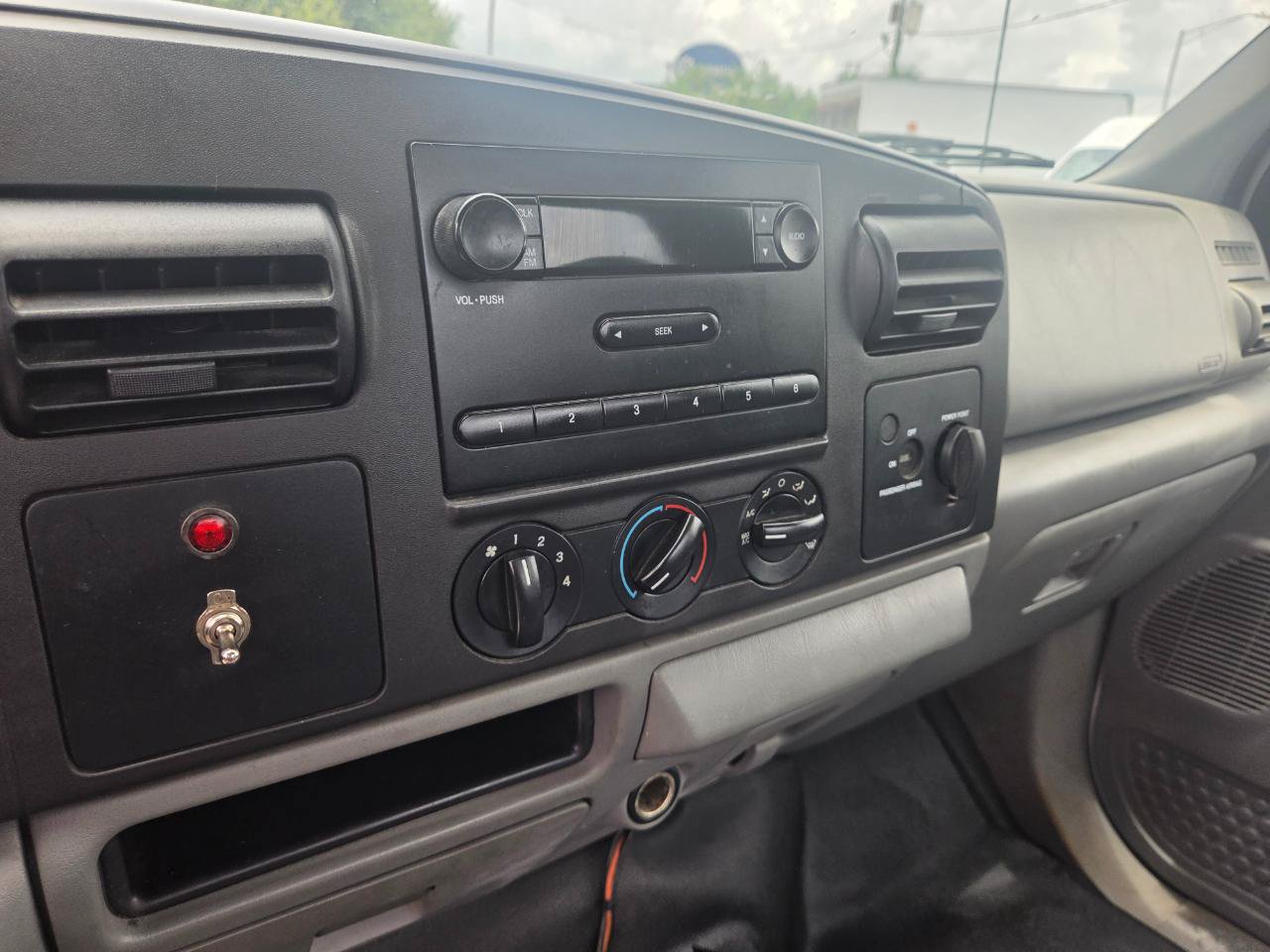 Used 2006 Ford F350 XL RWD image 13
