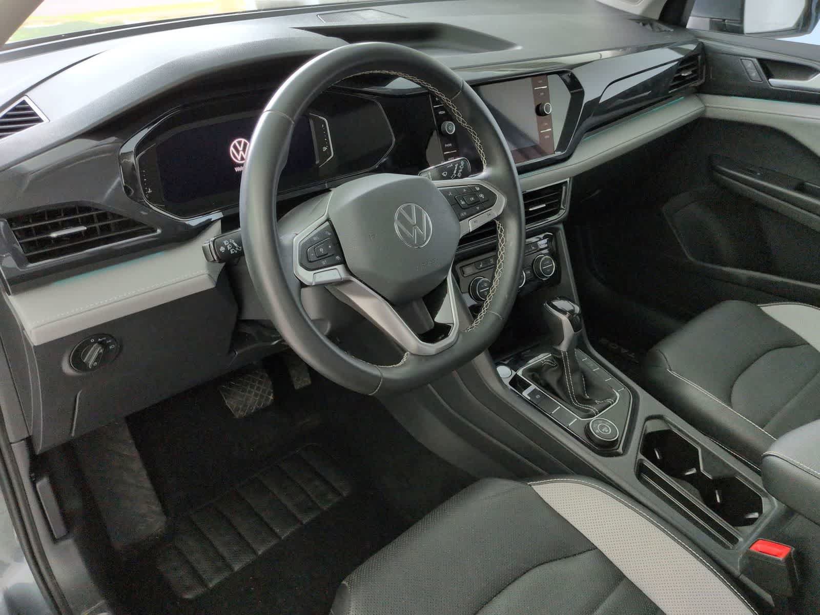 Certified 2022 Volkswagen Taos SEL AWD/4WD image 2