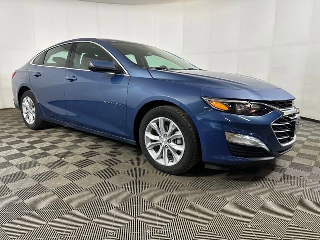 Used 2025 Chevrolet Malibu LT image 2