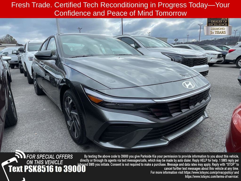 Used 2025 Hyundai Elantra Sport image 1