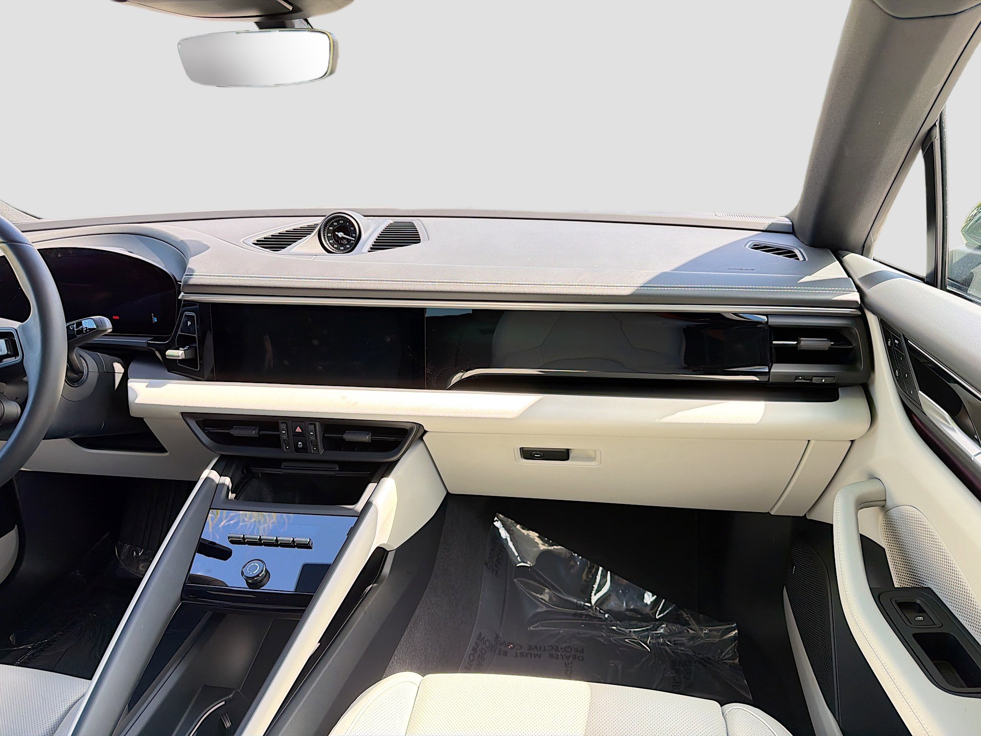 Used 2024 Porsche Macan 4 Electric image 19