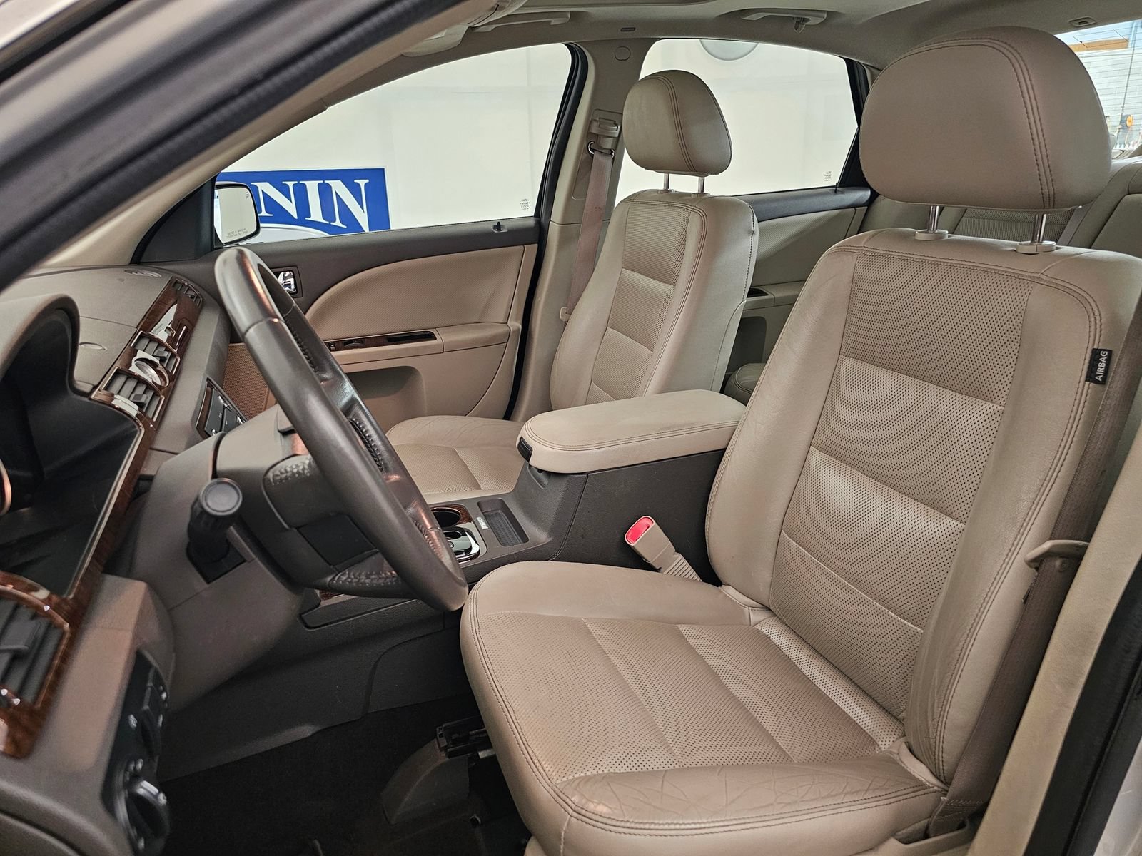 Used 2009 Ford Taurus Limited FWD image 6