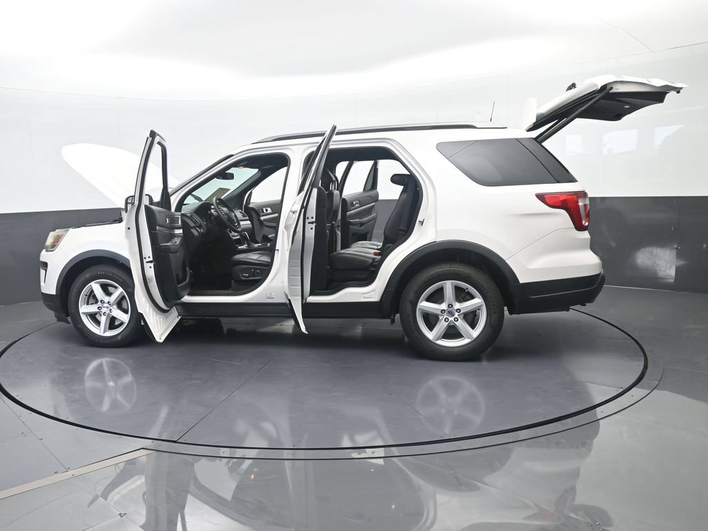 Used 2018 Ford Explorer XLT w/ Equipment Group 202A FWD image 76