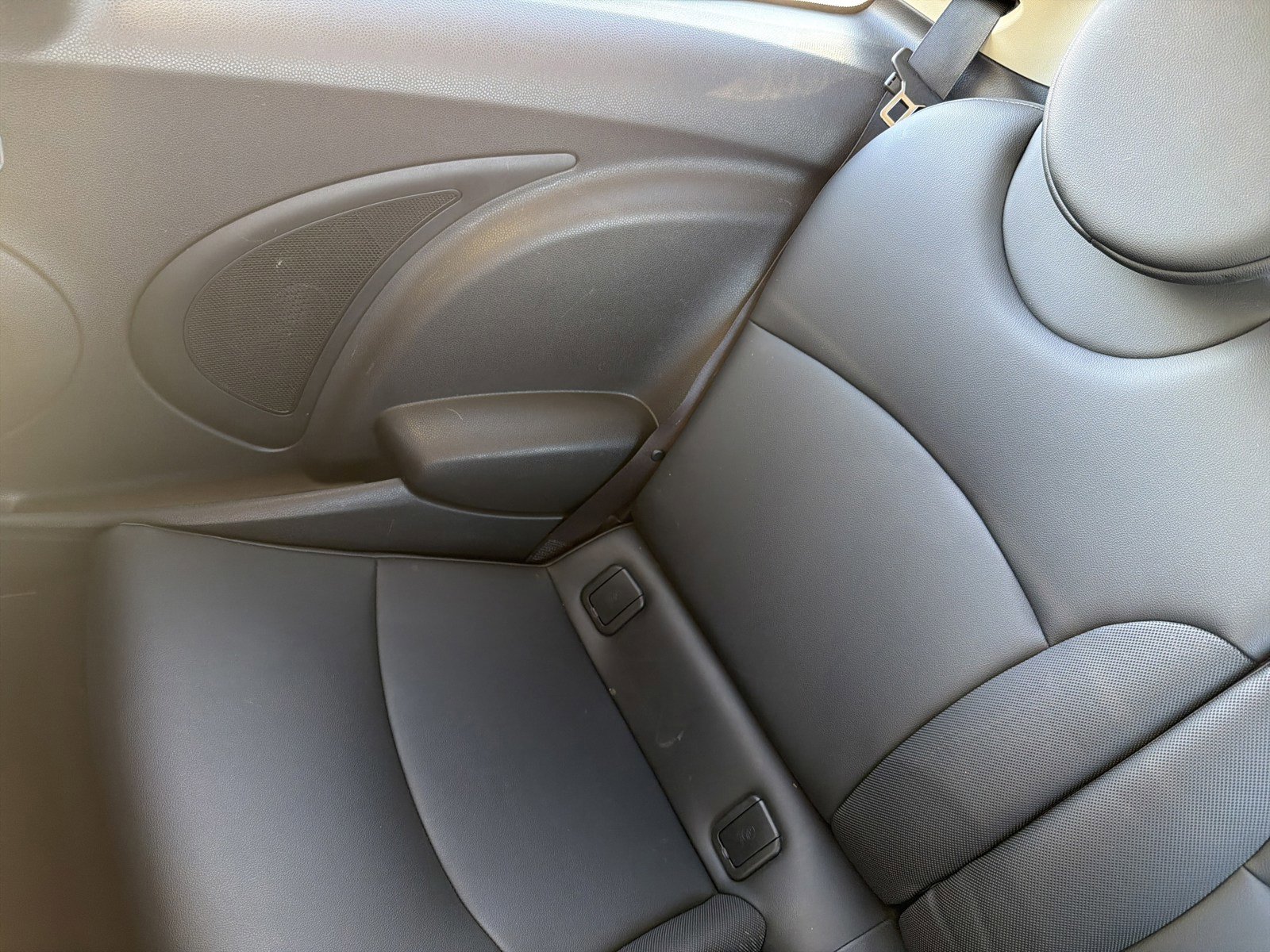 Used 2011 MINI Cooper Hardtop image 12