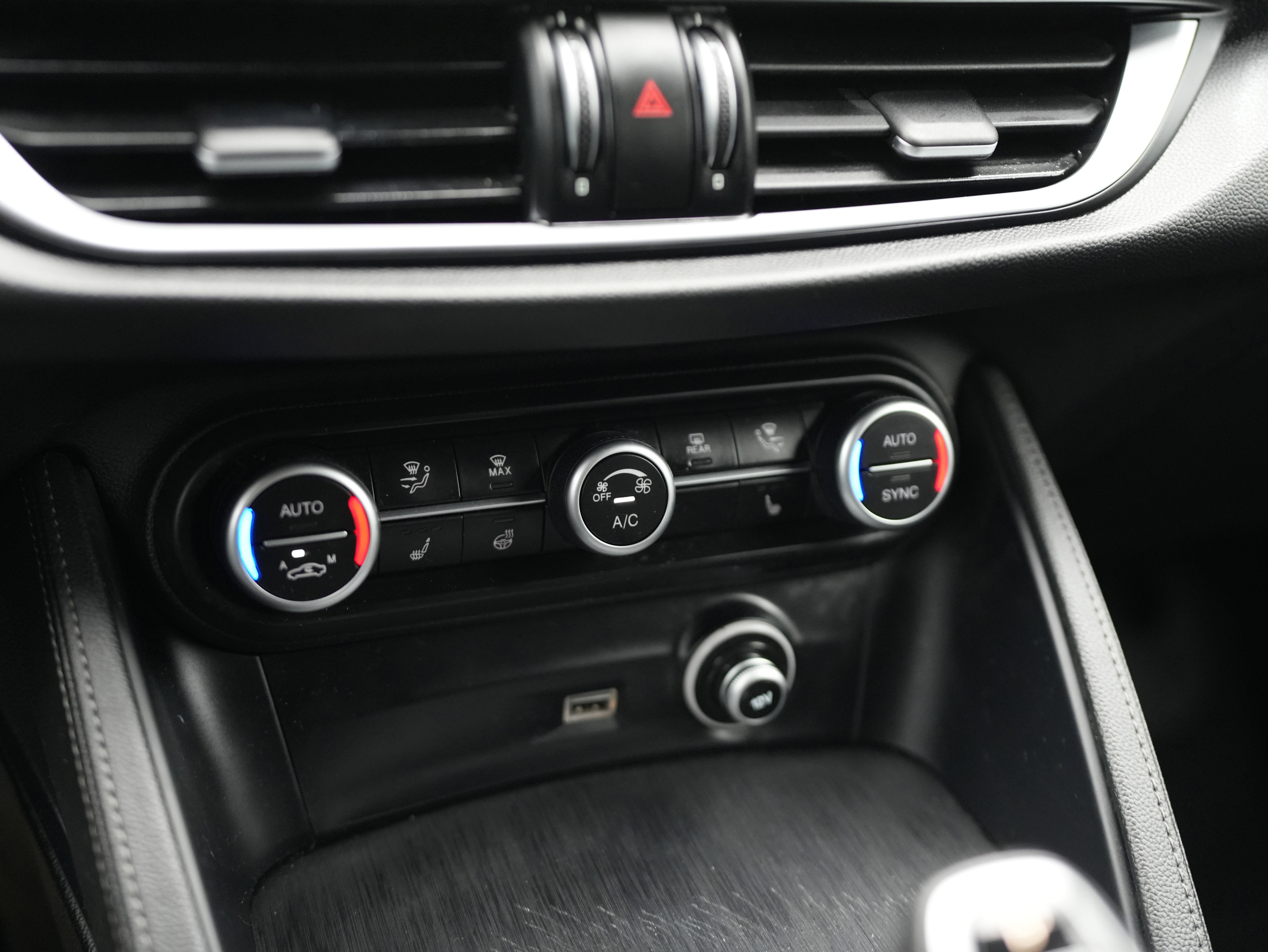 Used 2020 Alfa Romeo Stelvio Sport w/ Cold Weather Package image 18